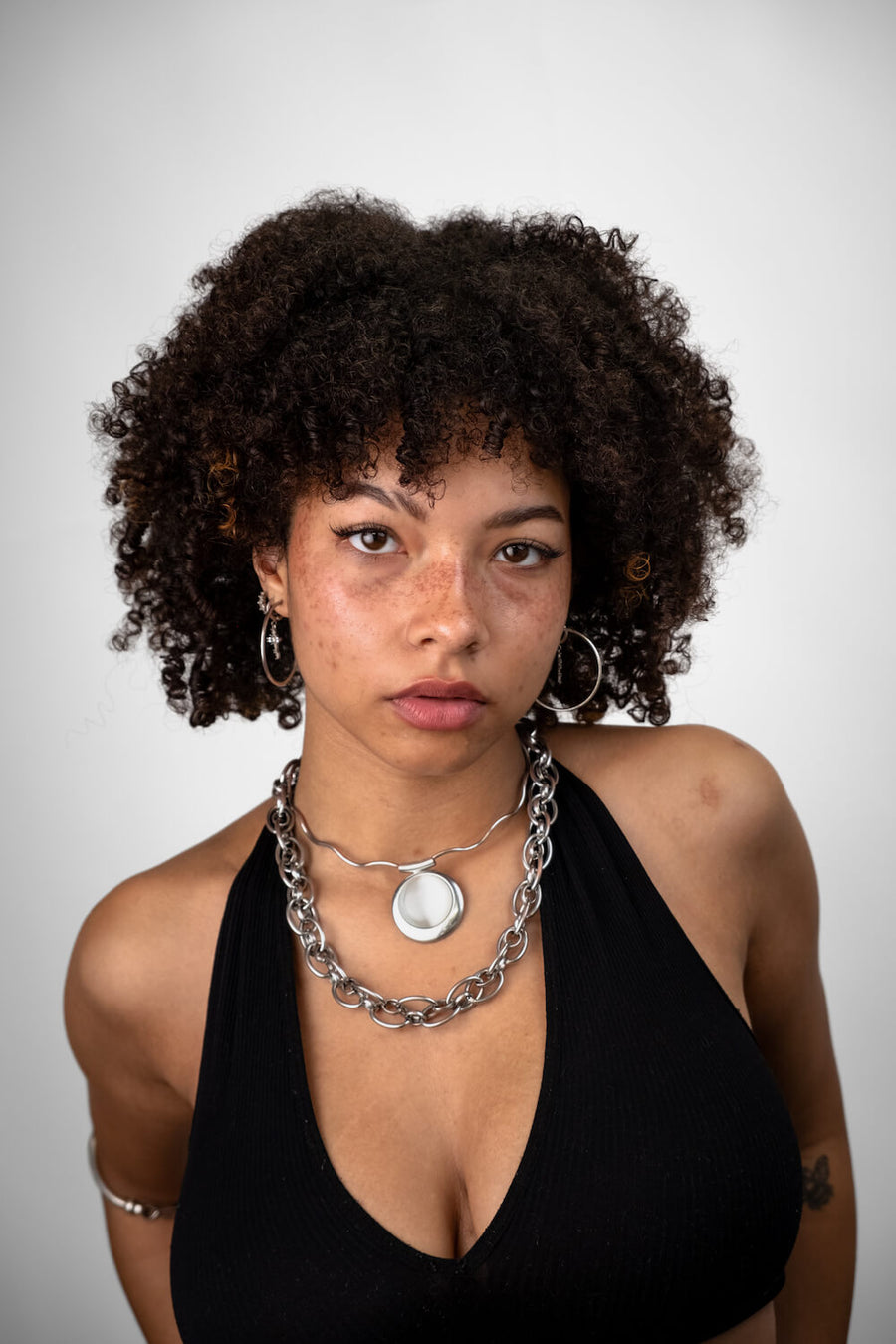 Frau mit Afro